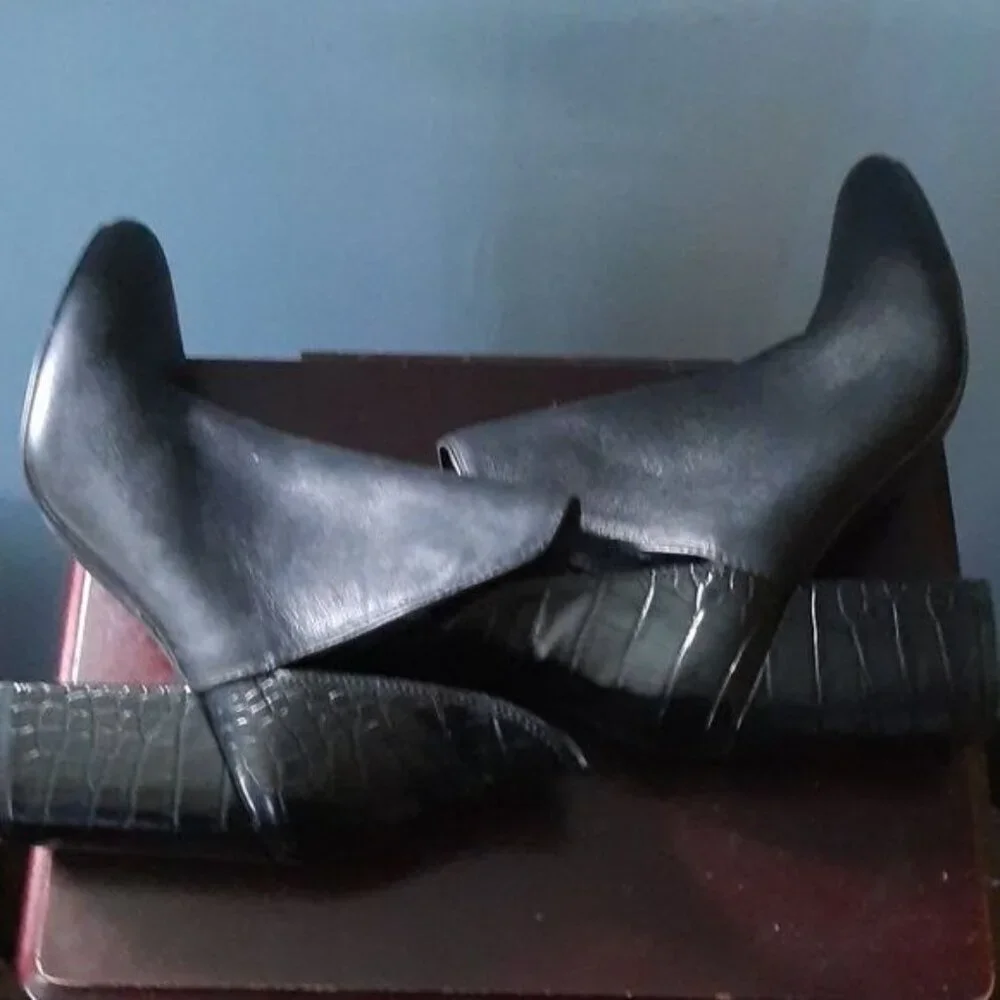 Steve Madden Black Rookie  Leather Upper Crocodile Print 3 Inch Heel Size 8.5 - Picture 6 of 12